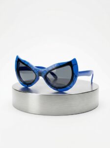 sunglasses showcased on white ba… 202608092153 (1)